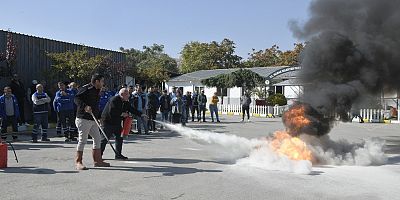 Mamak Belediyesinden Personeline Yangın Söndürme Eğitimi